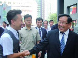 科技部部长万钢一行来到中关村创业大街调研