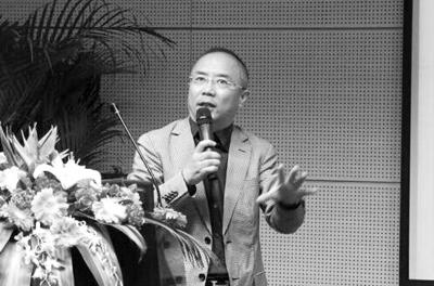 重庆大学校友唐立新