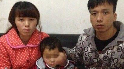 咸阳4岁女孩患眼癌 父母盼能“安乐死”