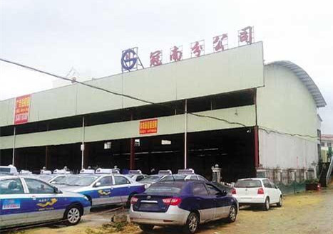 小学校园内建汽车4S店 校方：租地为还债