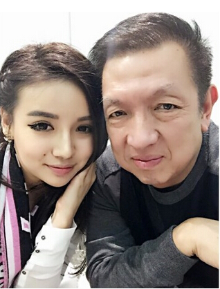 瓦伦西亚老板林荣福女儿金生得貌美如花