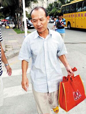 六旬退休教师第五次报名高考