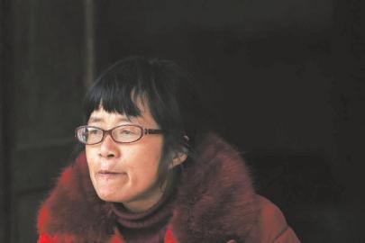 余秀华第一本诗集签约 首印至少10000册