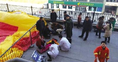 14岁少女替父讨薪坠亡 骨灰安放烈士陵园