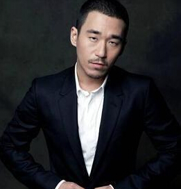 张默出狱
