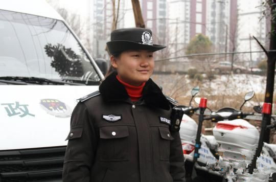 女硕士毕业后当城管 拍微电影为城管正名