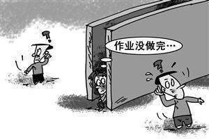 女童因作业没写完拍挨打 躲进厕所墙缝拒回家
