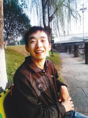 脑瘫学生考上川大 想努力攻读代数研究生