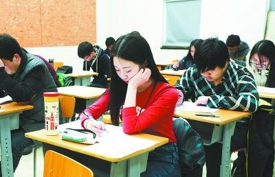 奇葩艺考题：“番茄炒蛋”先放蛋还是番茄