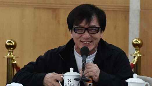 成龙自曝曾拍“死亡合影”