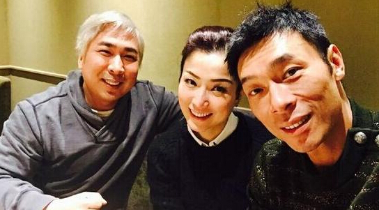 郑秀文许志安合影