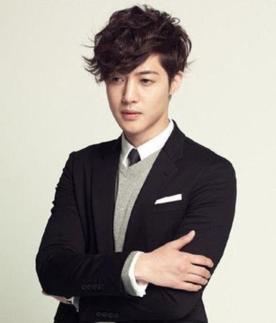 前女友称曾被金贤重家暴致流产 男方律师：或以恐吓罪起诉