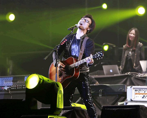 汪峰与记者掐架干预报道 记者：别想控制媒体