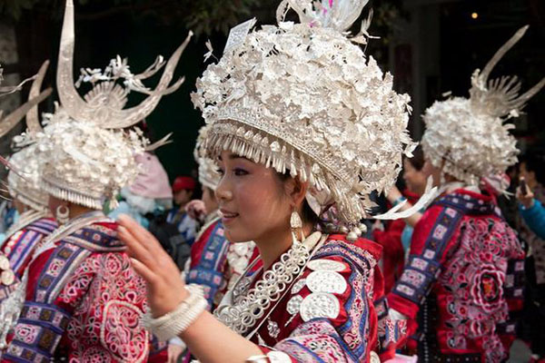 张馨予的花棉被算啥 这些衣服能秒杀