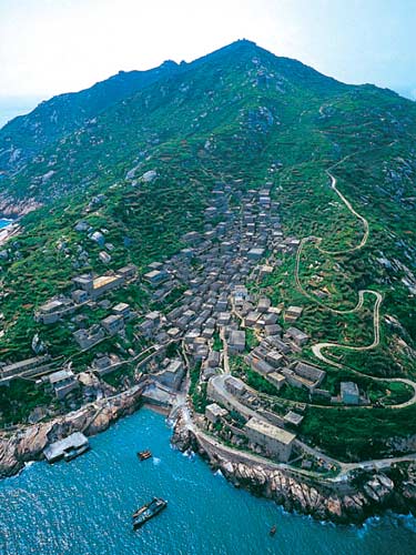 夏日蓝色之旅 国内最美6个小岛陪你看海