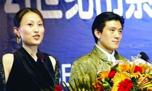 杨子首次回应：已与离婚多年 与黄圣依关系成谜