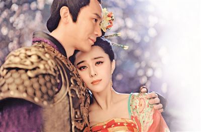 范冰冰公开承认与李晨恋爱 范妈妈大赞未来女婿 