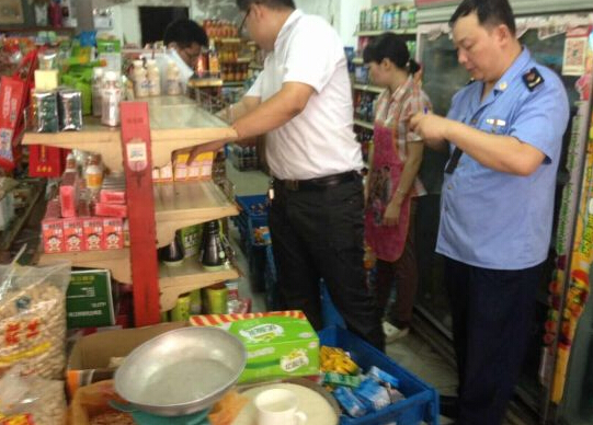 东莞多家超市内饮料被投毒鼠强 已1死4伤