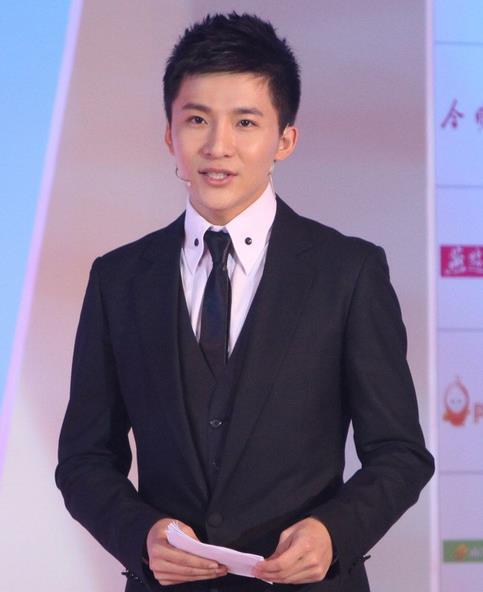 央视主持边策涉毒坠楼身亡 同事：正被重用之际