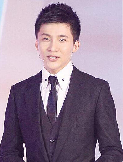 边策追悼会今晨举行 何炅蒋小涵送花圈致哀