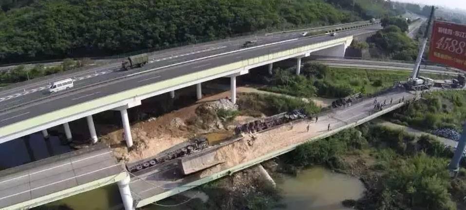河源匝道桥断裂倒塌多车坠落 被困人员全部救出共1死4伤