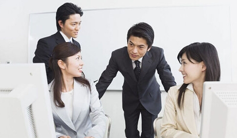 办公室就是个小社会 要懂得人情世故