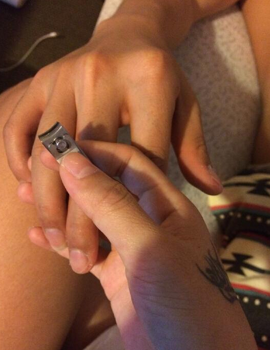 李威前女友晒旧照回应 自称“婊子”