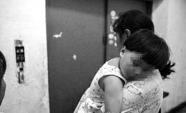 3岁女儿深夜坠落电梯井 父亲舍命跳下施救