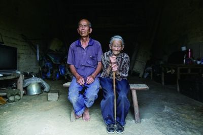 中国慰安妇生下日本鬼子后人：孩子遭歧视活阴影下70年