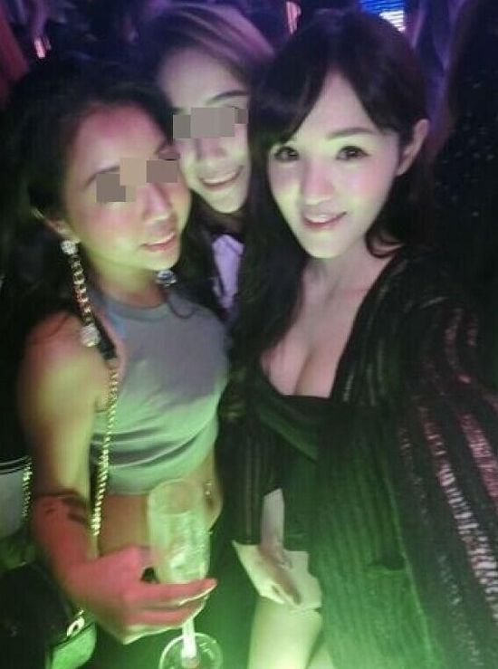 落选港姐大晒性感照