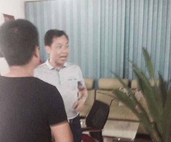文联主席怒砸网站电脑被停职