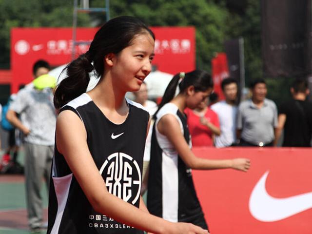 15岁小萝莉仲秋实