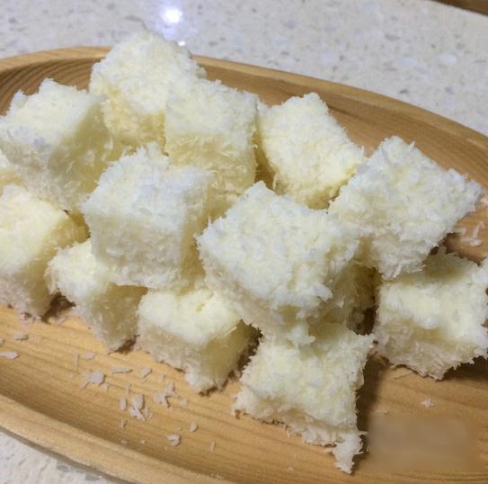 牛奶椰丝小方