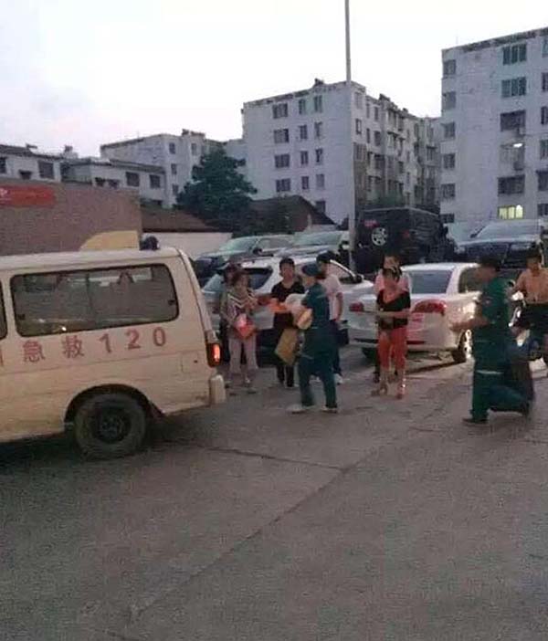 河南一对男女行李箱内藏女婴：父亲无力抚养欲送人
