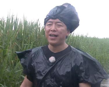 黄渤参加综艺节目照片