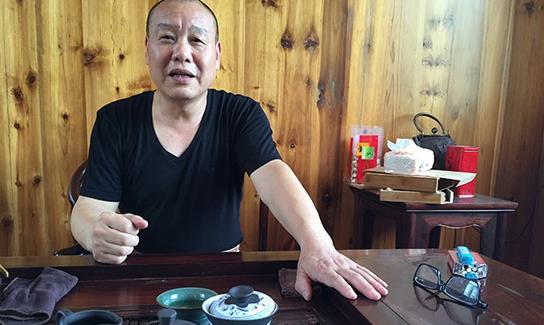 浙江一寺庙住持被准儿媳举报：出门路虎爱吃肉