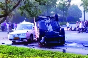 奥迪闯红灯“飞跃”教练车1死3伤 1年内17次严重违章