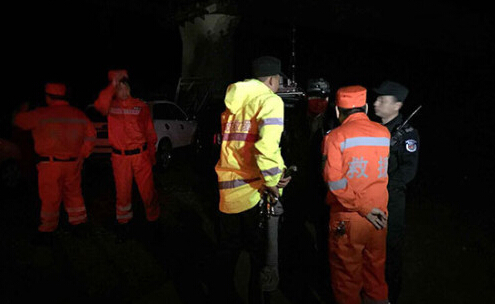 西安秦岭小峪突发山洪 目击者讲述惊险瞬间