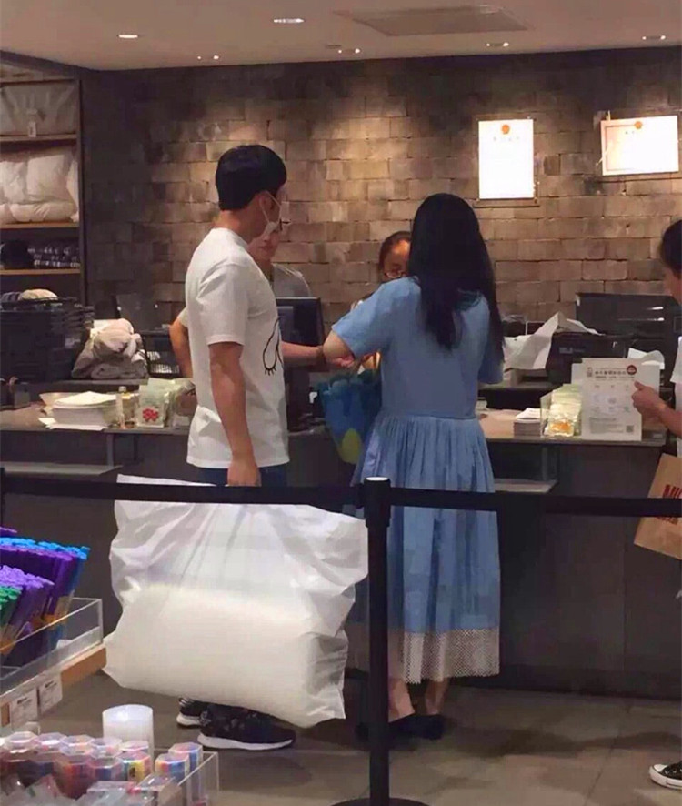 李晨范冰冰甜蜜疑同居