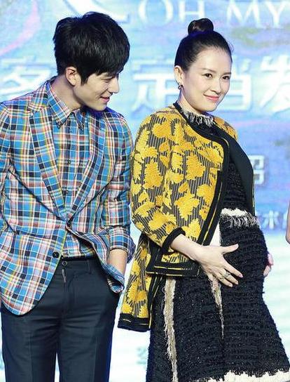 章子怡“大肚”出席发布会