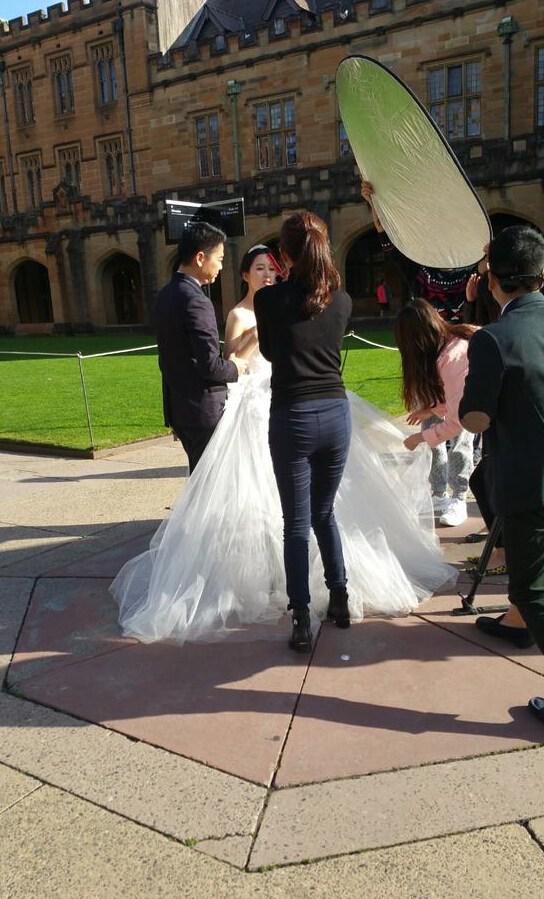 刘强东奶茶拍婚纱