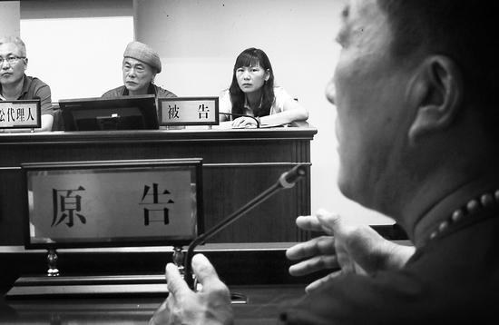 2人饭店争抢买单 一人被推倒烫死家属索赔115万