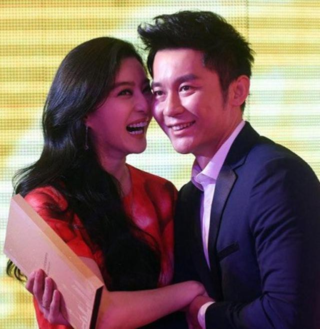 范冰冰李晨恋情公布 飞行模式转瞬成恩爱模式