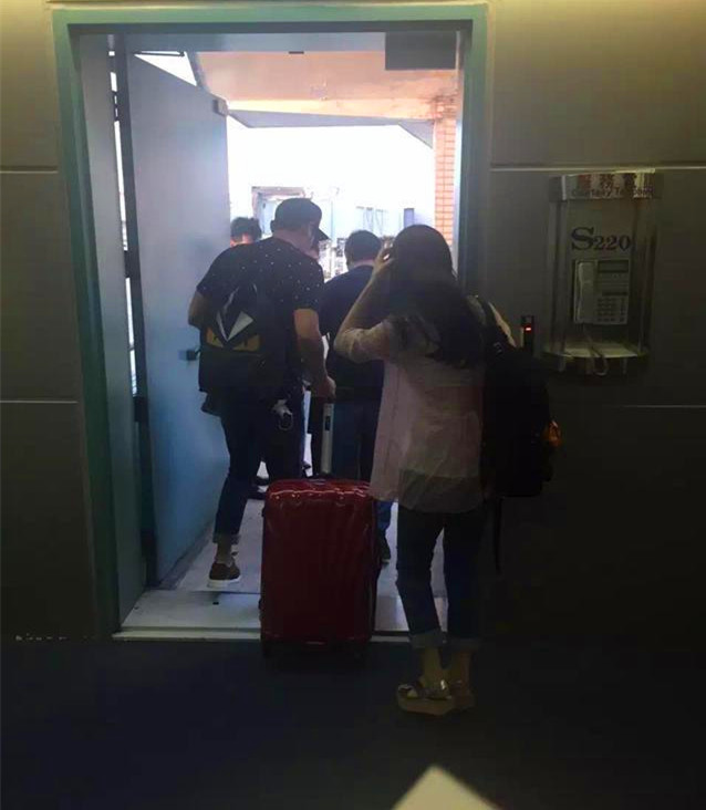 范冰冰李晨恋情公布 飞行模式转瞬成恩爱模式