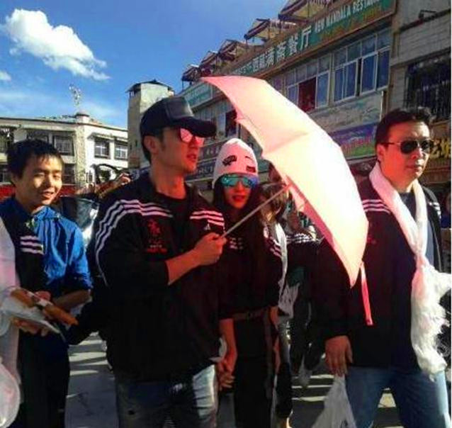 范冰冰李晨恋情公布 飞行模式转瞬成恩爱模式