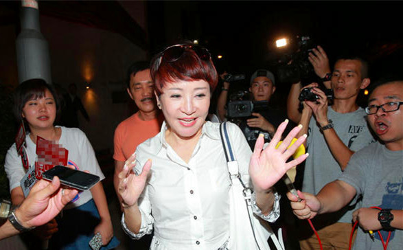 谢霆锋带儿子为谢贤79岁庆生 自制“锋味”大餐