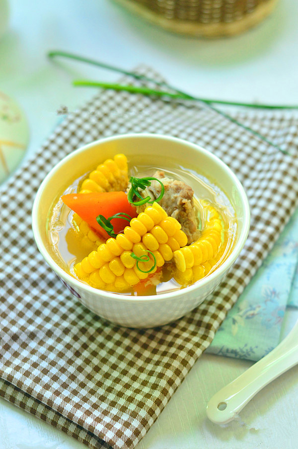 30分钟搞定午餐——玉米猪骨汤