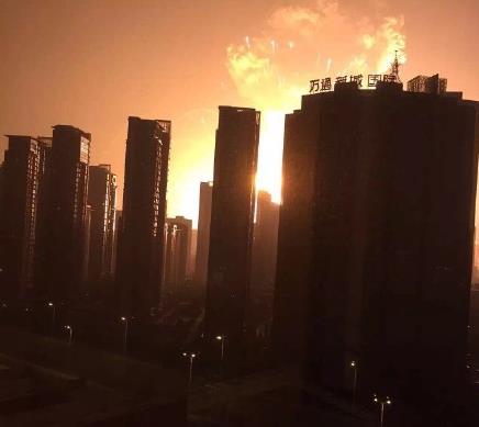 天津滨海两次爆炸相当于24吨TNT 危化品发生火灾引起