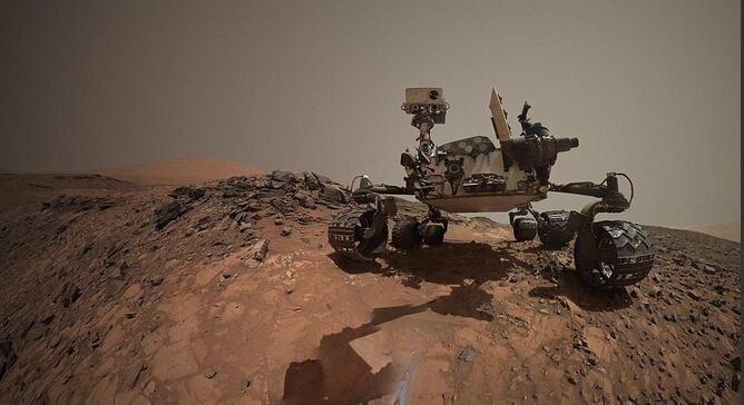 好奇号火星探测器低角度自拍萌照首度曝光