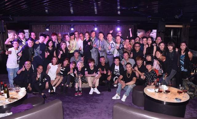 谢霆锋自曝当年演唱被嘘 陈伟霆证实与阿SA感情稳定